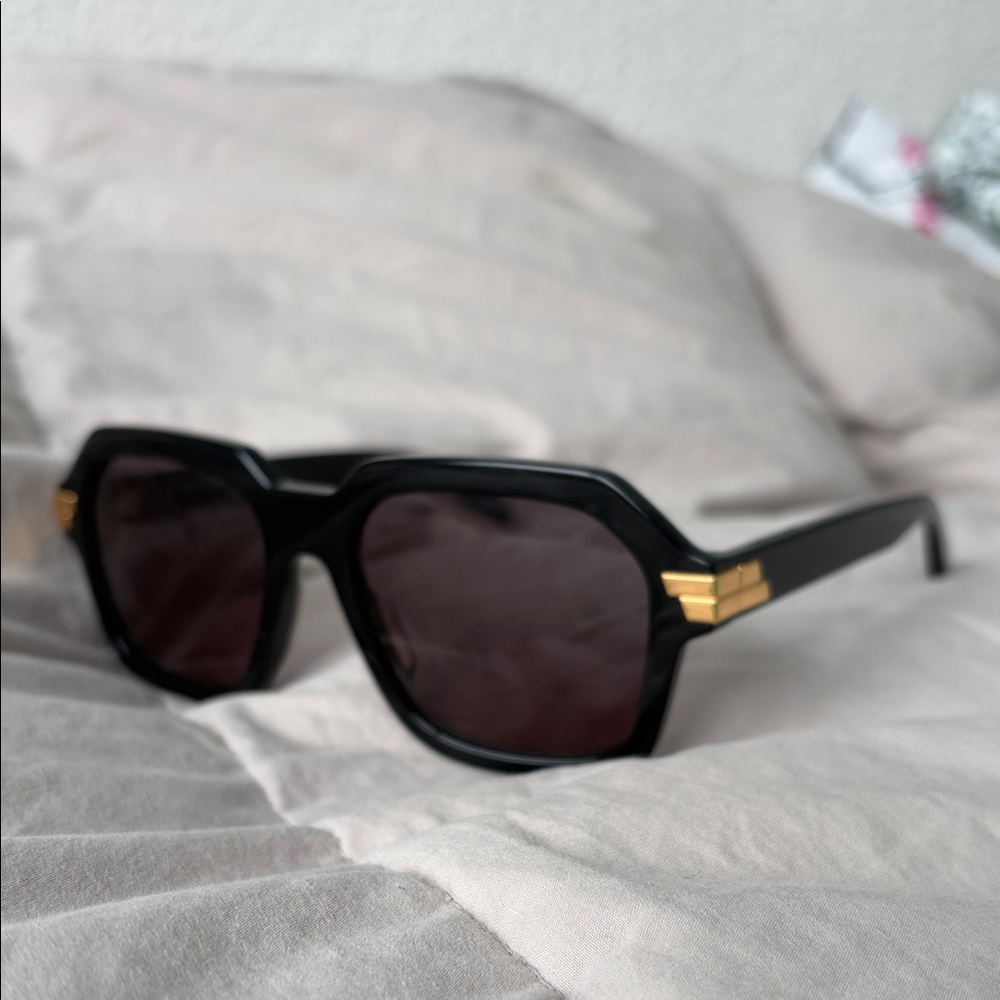 Bottega Veneta Sunglasses BV 1123/S-001 Black/Gray For Women